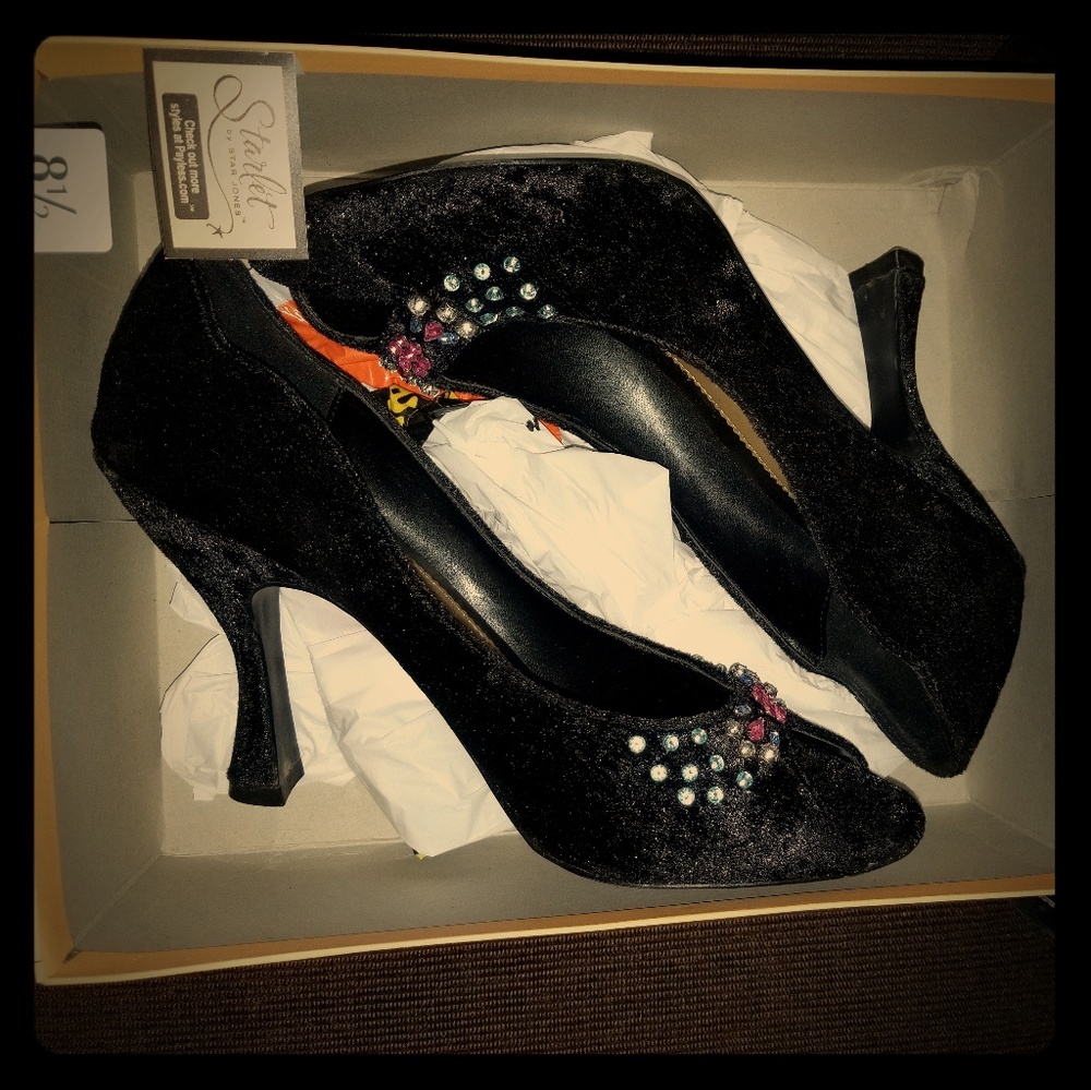 Peak a boo high heals